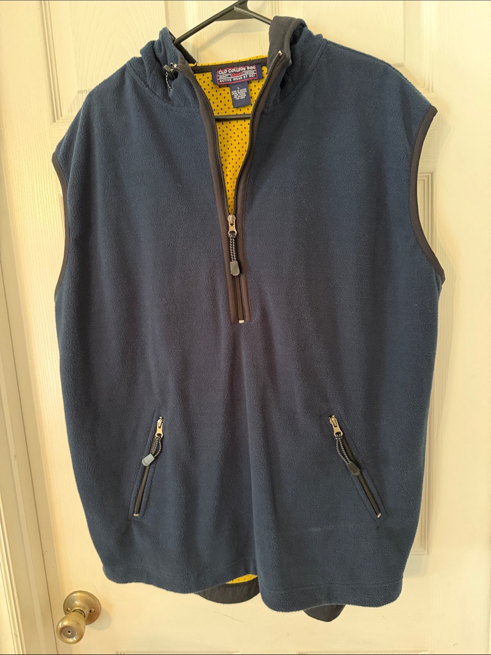Old College Inn Sportswear Men’s Navy Fleece Sleeveless Hoodie, Large, Like NEW